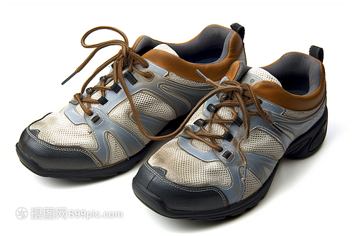 棕色的运动鞋 经典与舒适的完美结合