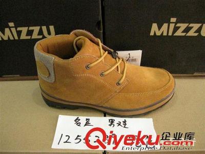 10月新款全皮男士休闲运动鞋 四季皆宜的旅行与日常穿搭选择